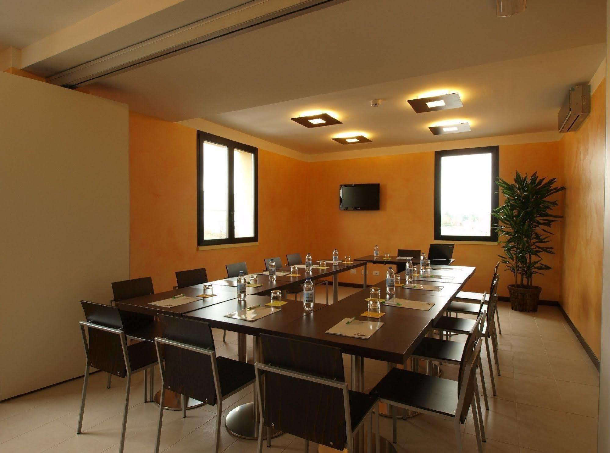 Corte Business Hotel 3*